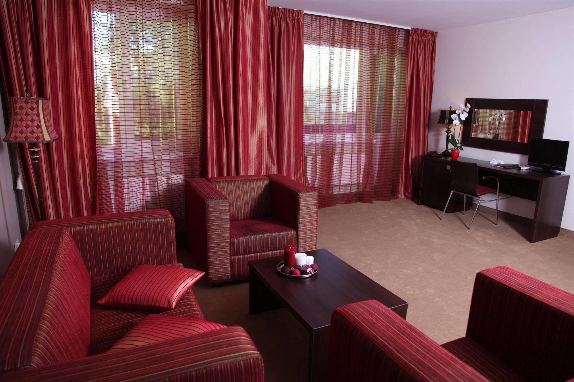 Rixwell Segevold Hotel Sigulda Bagian luar foto